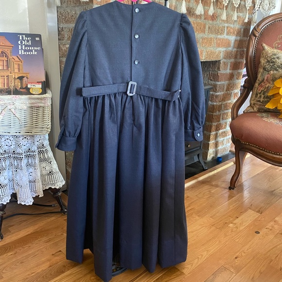 Handmade Hand smocked Girls Dress size 6/7 - Picture 8 of 16